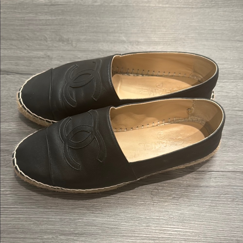 Authentic CHANEL Black Leather Espadrilles - Picture 4 of 10